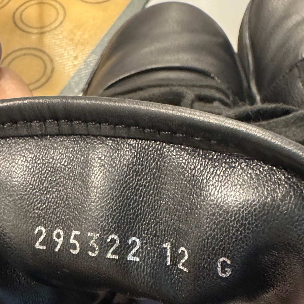 Gucci Men's Elegant Black Sneakers - Picture 8 of 12